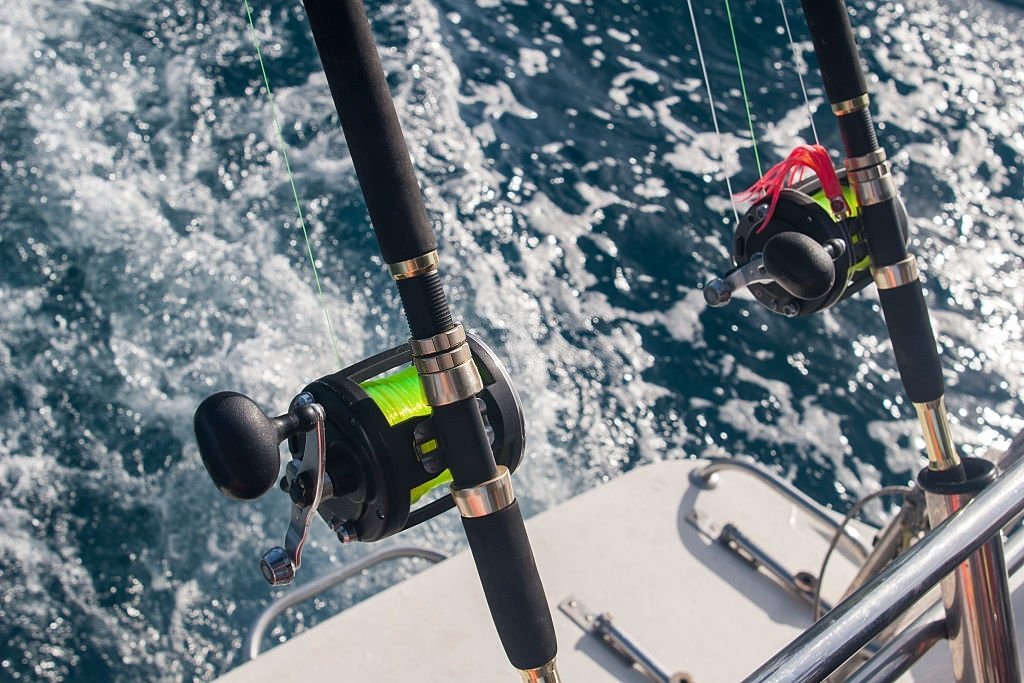 9 Best Surf Fishing Rods - Buyer's Guide 2024 - Outdoorsity Top Fishing Rods for Surf Fishing Adventures