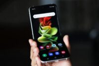 How to Buy Foldable Smartphones in 2025 Simplified Guide