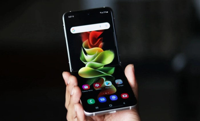 How to Buy Foldable Smartphones in 2025