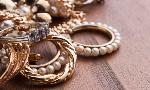 Jewelry Listing Titles That Attract Buyers Instantly