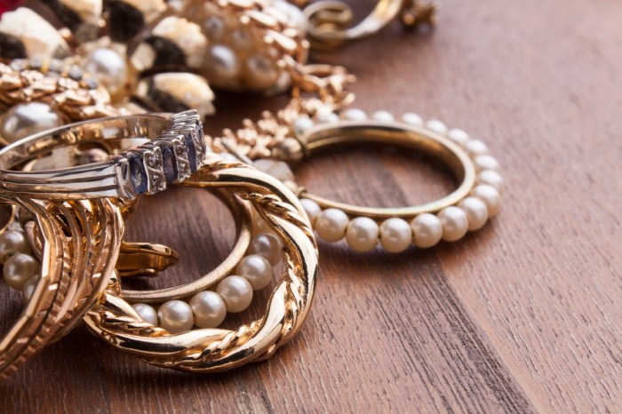 Jewelry Listing Titles That Attract Buyers