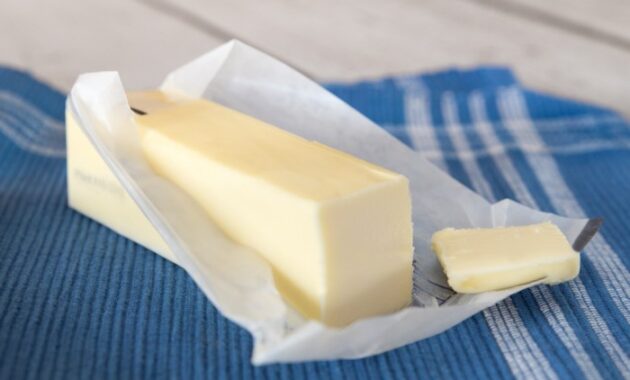 Butter Yellow Fashion Inspiration for Sellers